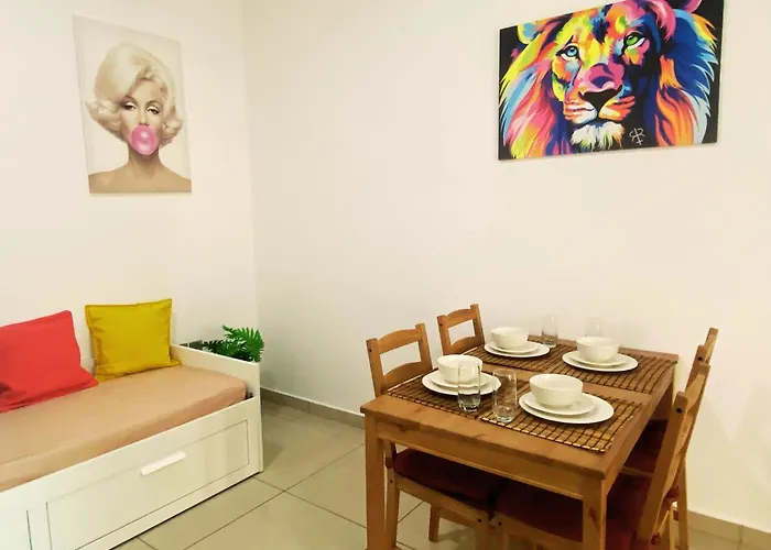 Lovely Dubai Marina Apt - Partial Sea View